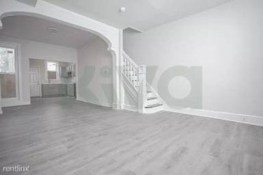 Main picture of 47 E Collom St