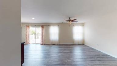 Main picture of 113 Chestnut Grove Dr