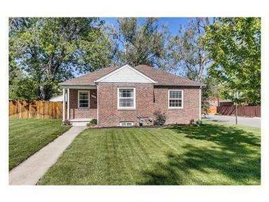 Main picture of 2995 Leyden St