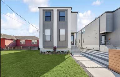 Main picture of 1362 Harrison Ave