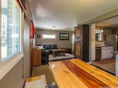 Main picture of 847 E Elm Ave