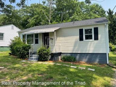 Main picture of 1931 Bedford St