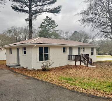 Main picture of 1 Carroll Ln