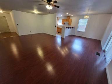 Main picture of 30 Duffy Ct