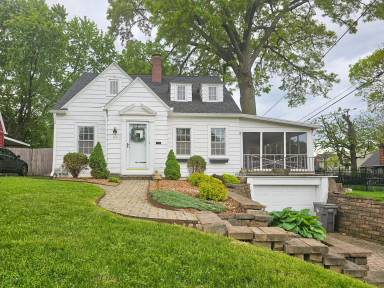 Main picture of 5415 E 9th St