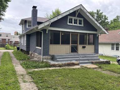 Main picture of 1402 E 65th St