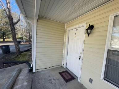 Main picture of 8381 Hollis St