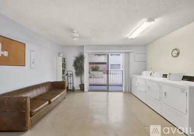 Main picture of 125 S Sierra Madre Blvd