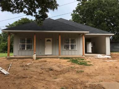 Main picture of 1008 Big Rock St