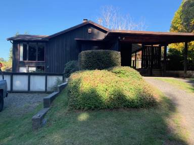 Main picture of 1884 Golf Course Rd