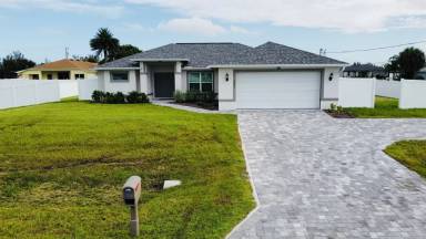 Main picture of 2647 Tropicana Pkwy W