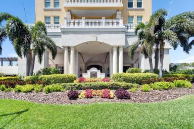 Main picture of 345 Bayshore Condominiums