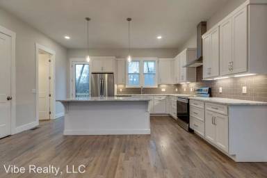 Main picture of 373 Gillette Rd
