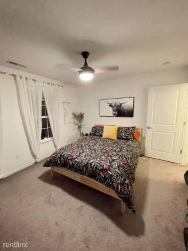 Main picture of 1660 Beckenham Way