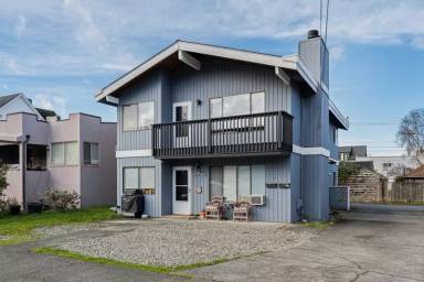 Main picture of 2619 58th Ave SW