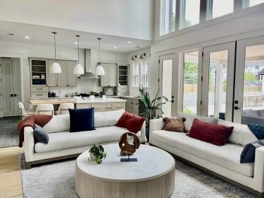 Main picture of 2410 9th Ave S