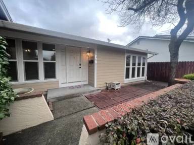 Main picture of 804 Cottonwood Dr