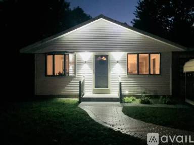 Main picture of 4 Hathorn St