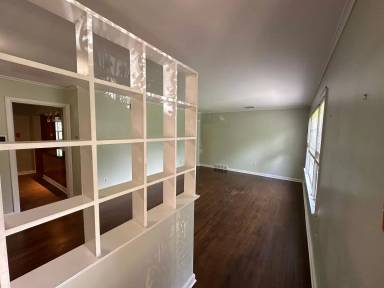 Main picture of 5138 Whitehall Ave
