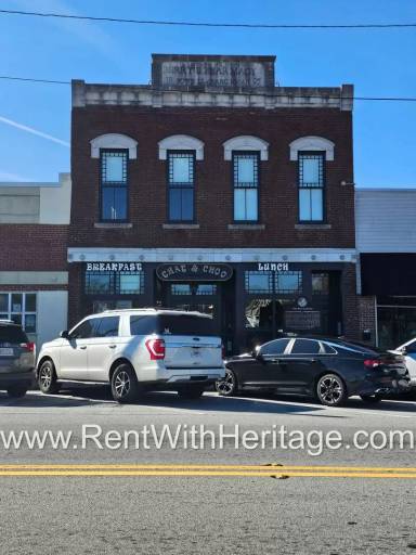 Main picture of 130 W Montgomery St