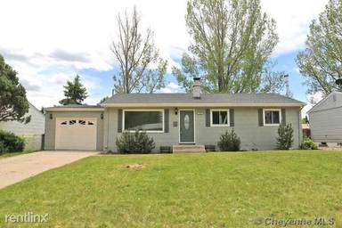 Main picture of 3935 E 10th St