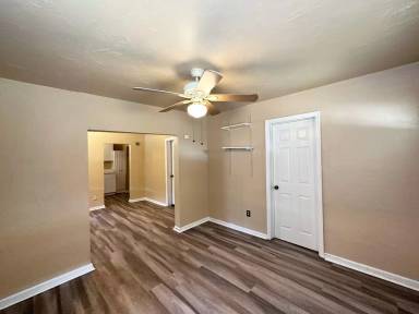 Main picture of 517 NW 7th St