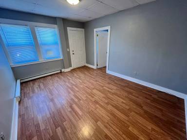 Main picture of 1307 S Main St