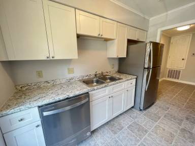 Main picture of 7123 Meadow Park Ave