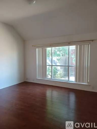 Main picture of 1121 Marshall Dr