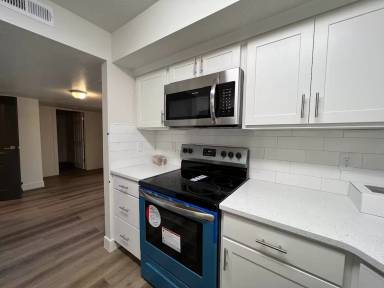 Main picture of 2244 N Canyon Rd