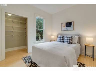 Main picture of 2804 SE 17th Ave