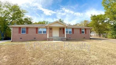 Main picture of 102 Susan Ct