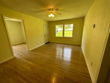 Main picture of 1345 Louis St