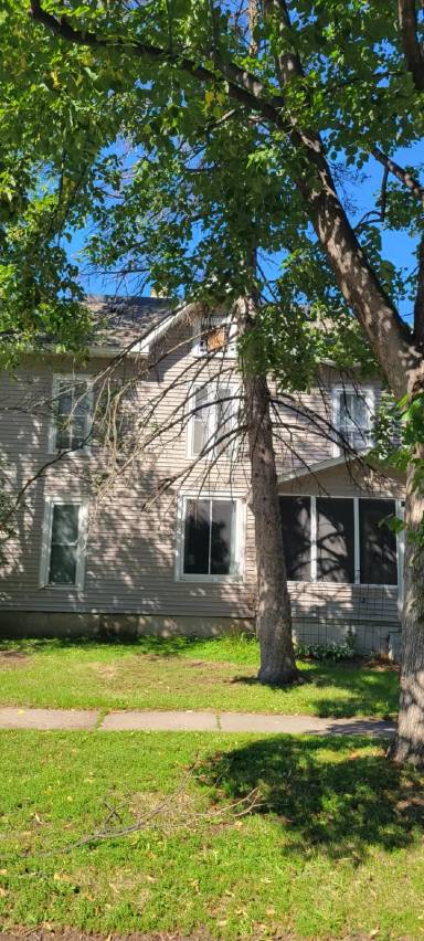 Main picture of 520 3rd St