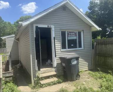 Main picture of 61 E Summit St