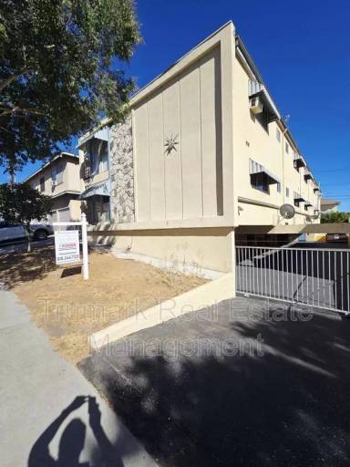 Main picture of 332 Cornell Drive - I