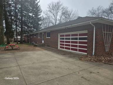 Main picture of 422 Fernwood Ave