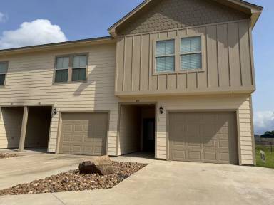 Main picture of 5670 Shadowbend Cir W