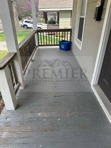 Main picture of 4621 Terrace St