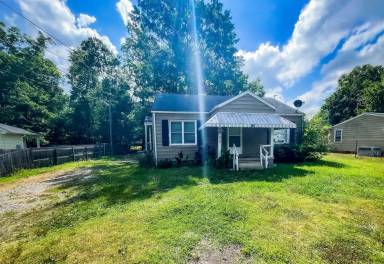 Main picture of 908 Willard St