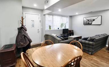 Main picture of 2518 N Southport Ave