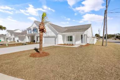 Main picture of 700 Landing Cir