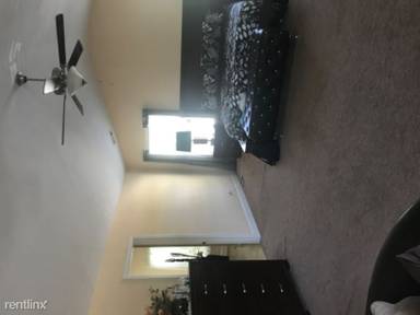 Main picture of 207 Crooked Oaks Dr