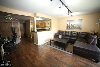 Main picture of 1356 N Geneva Dr