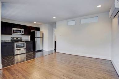 Main picture of 1218 Jackson Blvd