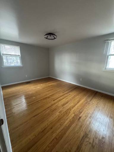 Main picture of 10008 Jeanes St