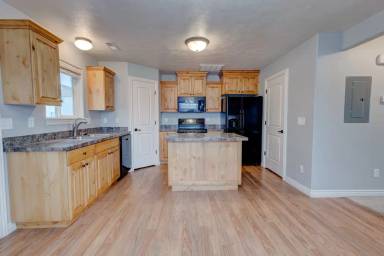 Main picture of 461 Countryside Ave