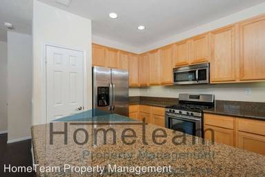 Main picture of 1259 E Division St