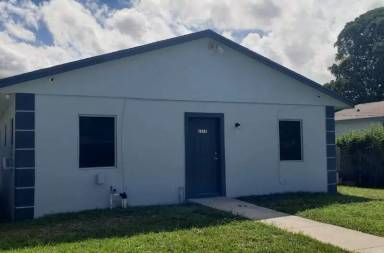Main picture of 1217 W 36th St