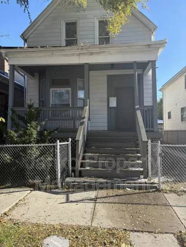 Main picture of 7111 S Greenwood Ave